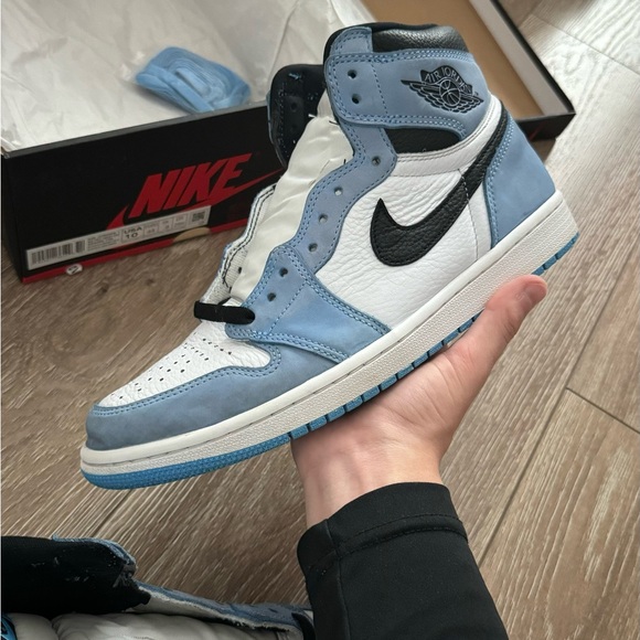 Jordan 1 University Blue - Picture 1 of 13